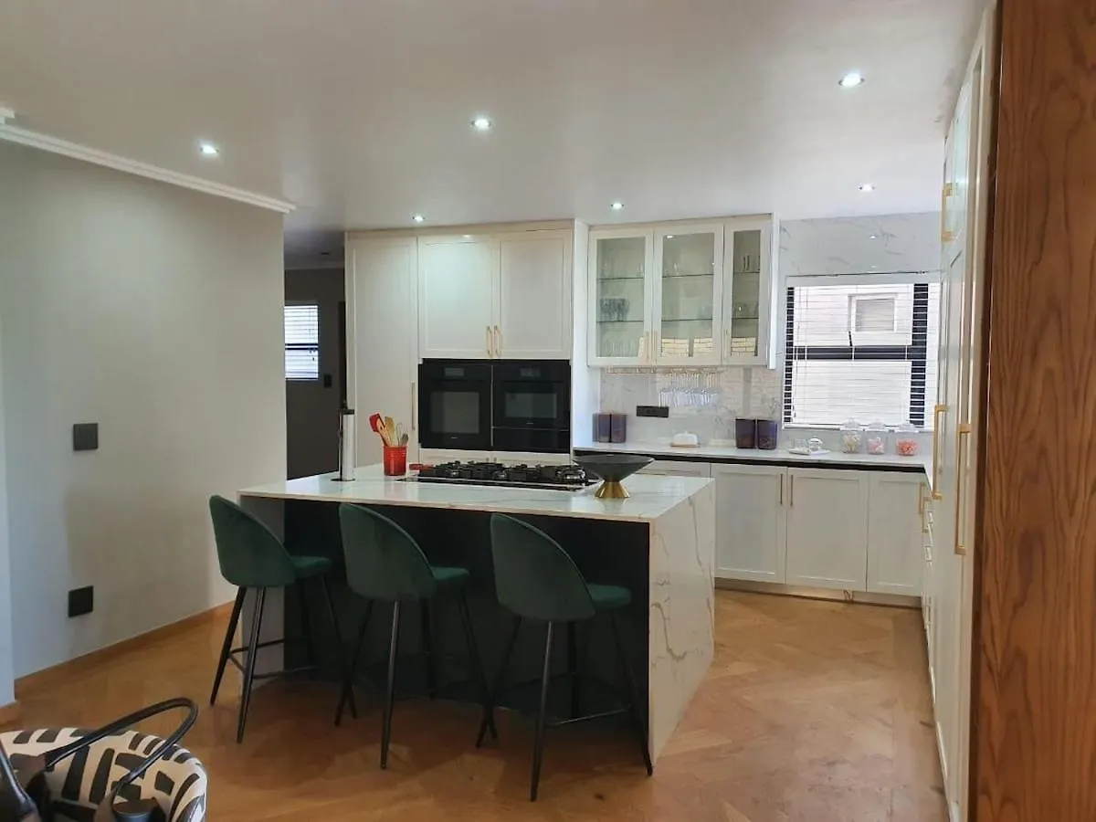Apartment Classy 3 Storey House Gordons Bay